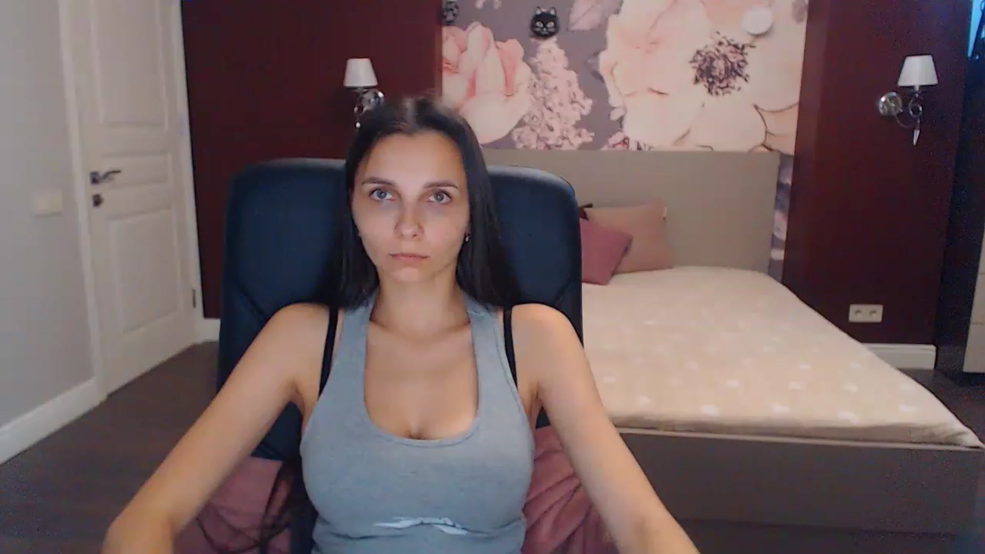 Gallery image thumbnail from Karina_Mils's myfreecams stream on, 08/01/2023, 07:01 image 18 of 20