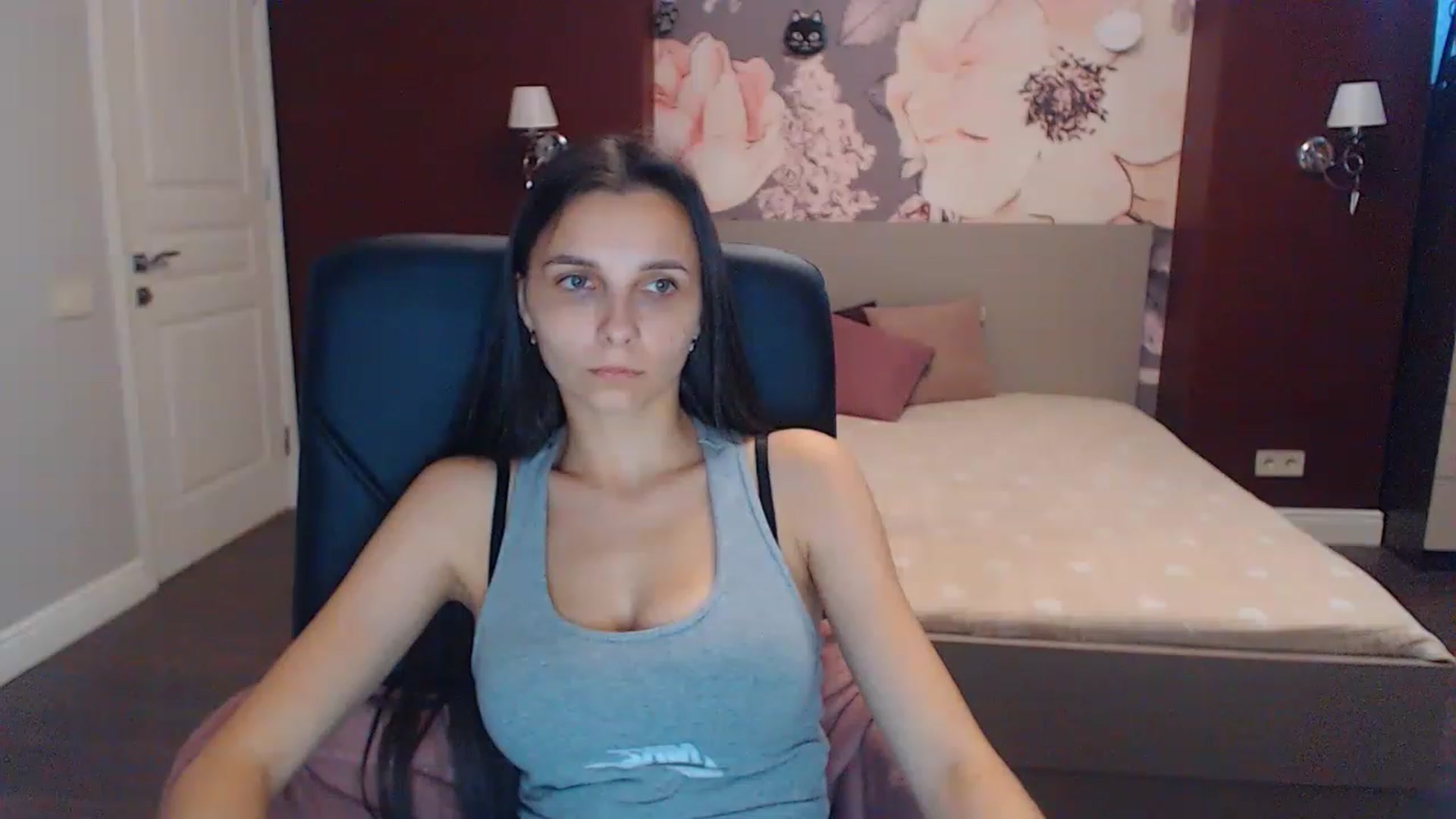 Gallery image thumbnail from Karina_Mils's myfreecams stream on, 08/01/2023, 07:01 image 16 of 20