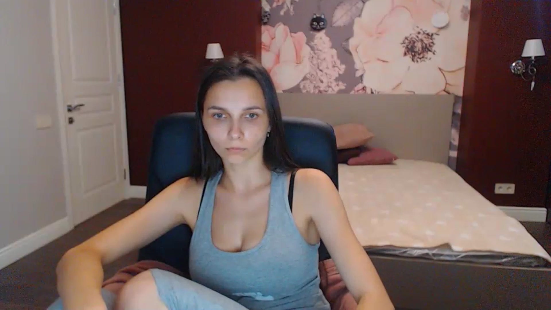 Gallery image thumbnail from Karina_Mils's myfreecams stream on, 08/03/2023, 07:28 image 11 of 20
