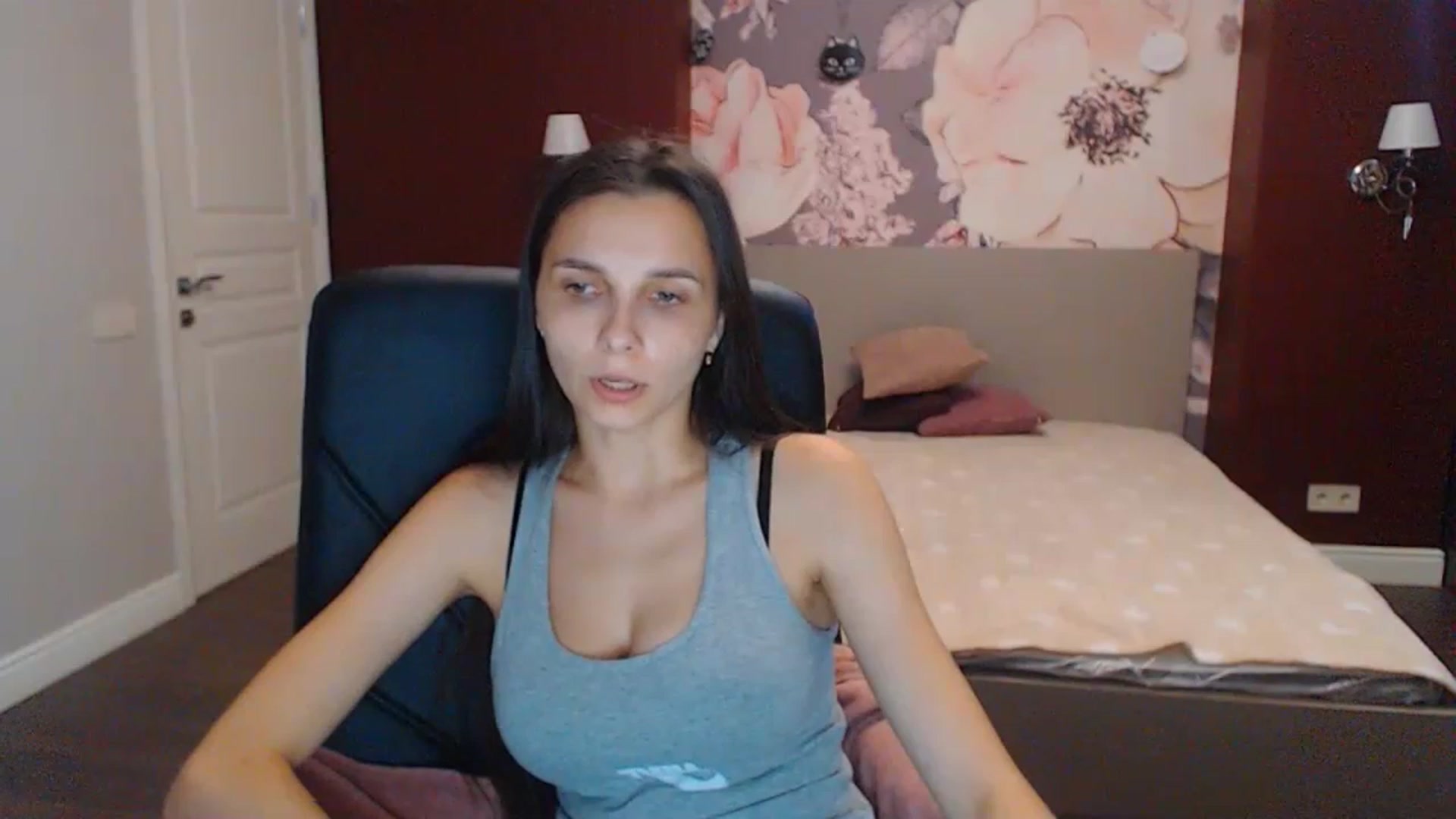 Gallery image thumbnail from Karina_Mils's myfreecams stream on, 08/03/2023, 07:28 image 18 of 20
