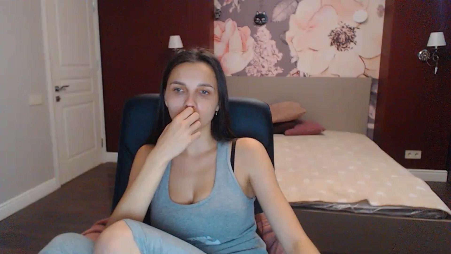 Gallery image thumbnail from Karina_Mils's myfreecams stream on, 08/03/2023, 07:28 image 5 of 20
