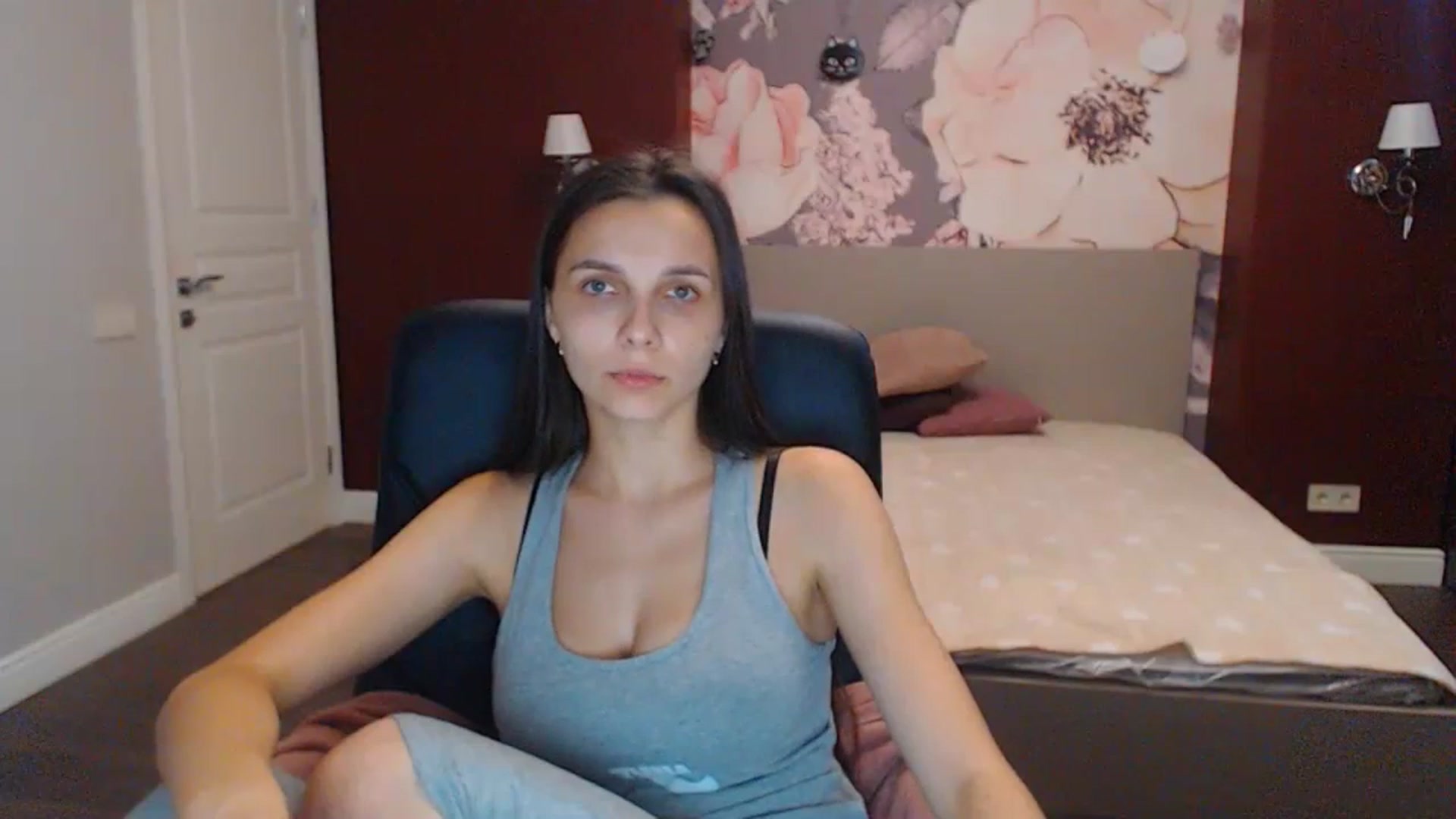 Gallery image thumbnail from Karina_Mils's myfreecams stream on, 08/03/2023, 07:28 image 14 of 20
