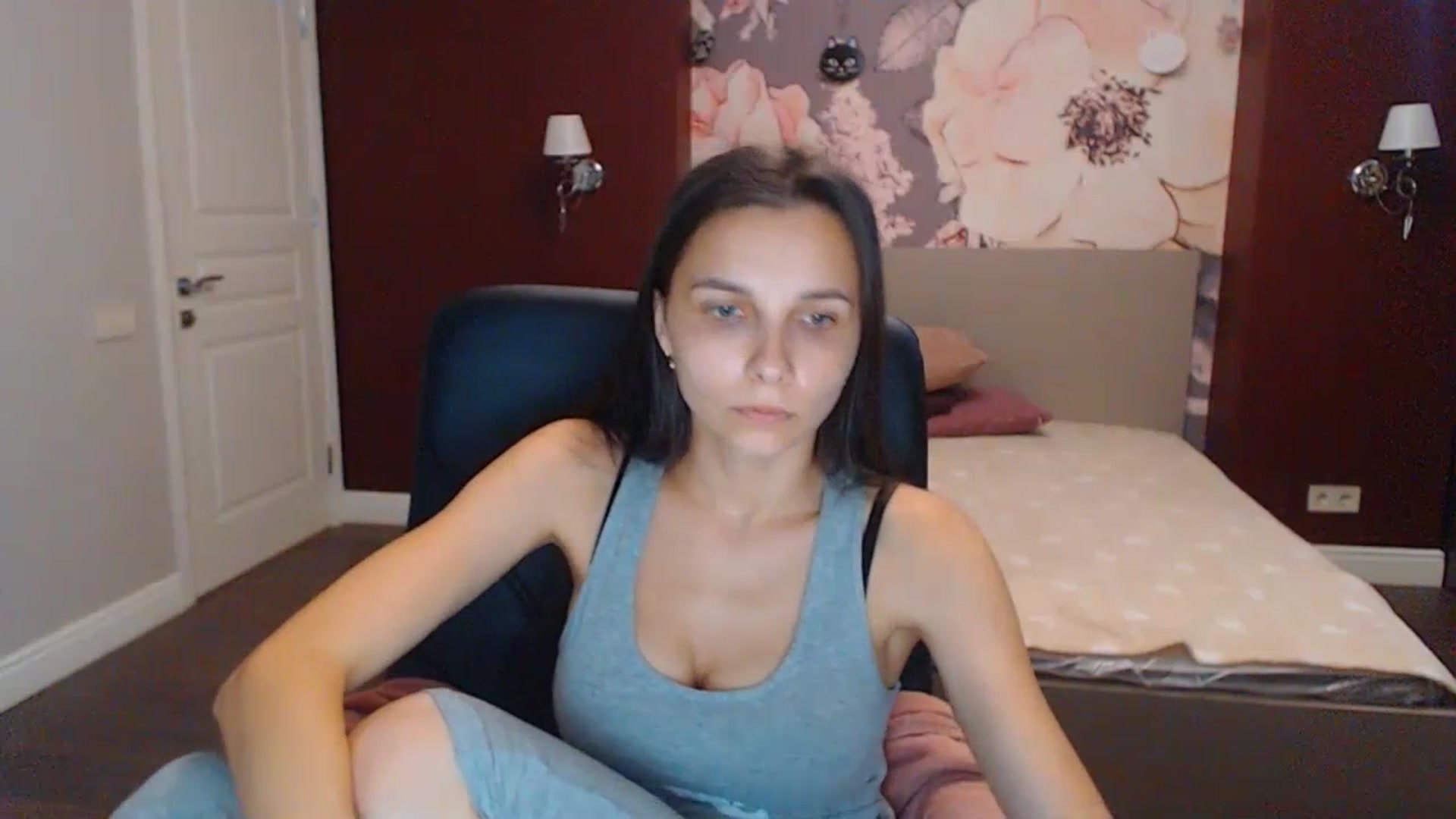 Gallery image thumbnail from Karina_Mils's myfreecams stream on, 08/03/2023, 07:28 image 8 of 20