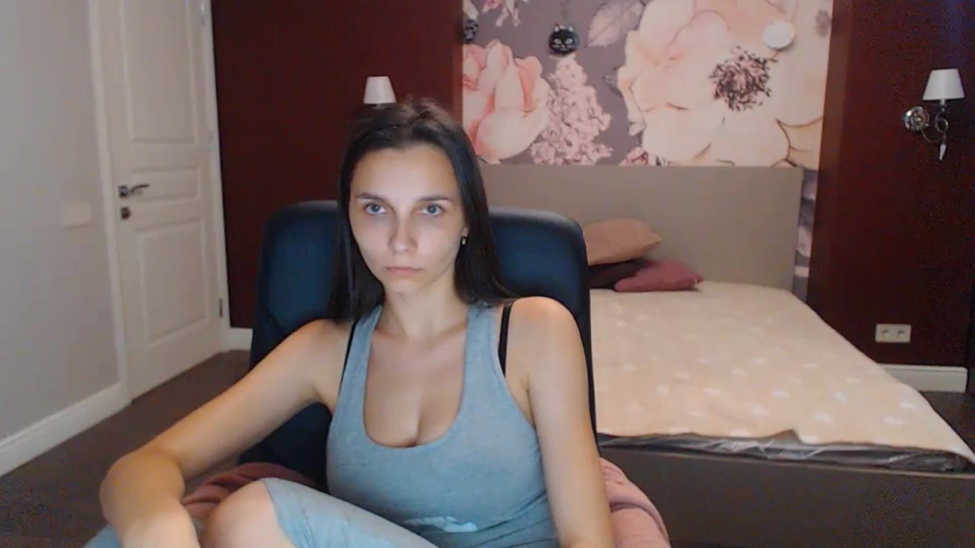 Gallery image thumbnail from Karina_Mils's myfreecams stream on, 08/03/2023, 07:28 image 17 of 20