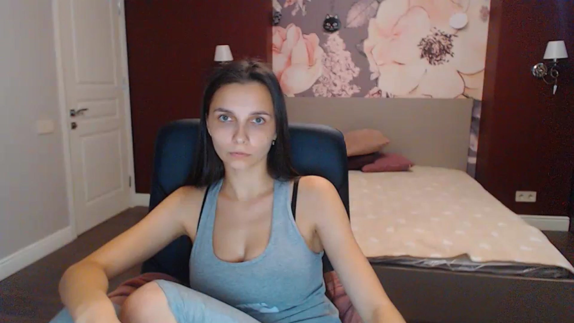 Gallery image thumbnail from Karina_Mils's myfreecams stream on, 08/03/2023, 07:28 image 7 of 20