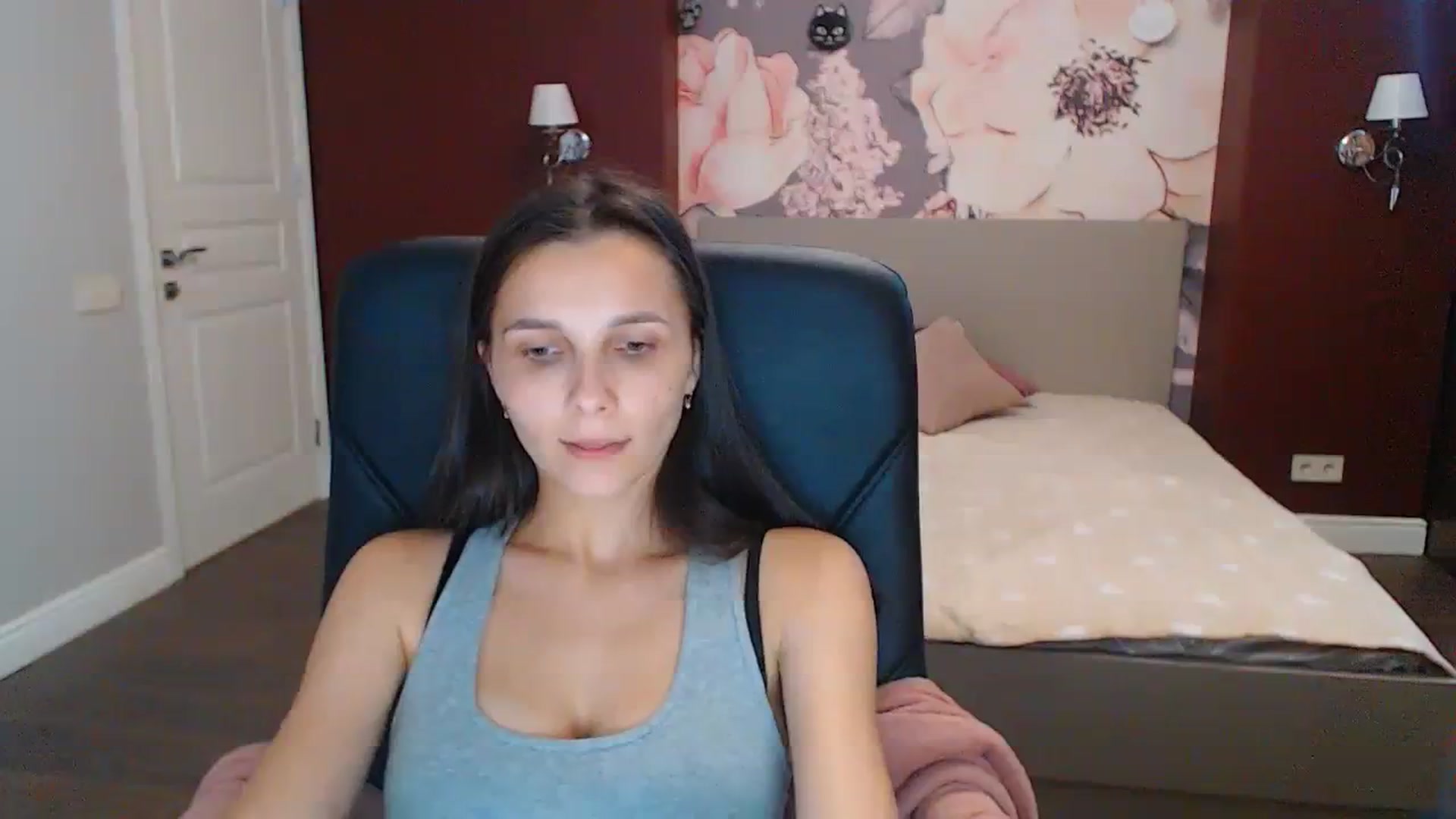 Gallery image thumbnail from Karina_Mils's myfreecams stream on, 08/03/2023, 10:58 image 12 of 20