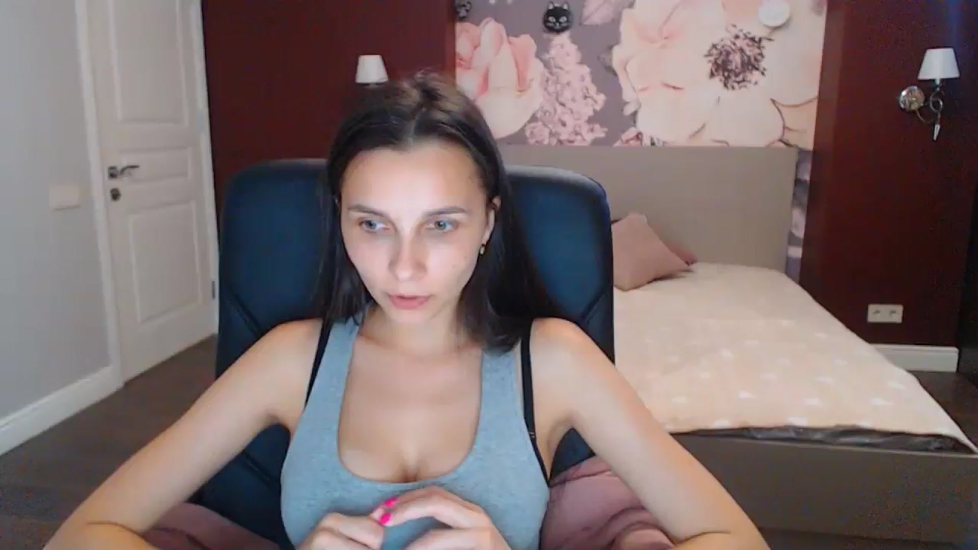 Gallery image thumbnail from Karina_Mils's myfreecams stream on, 08/03/2023, 10:58 image 1 of 20