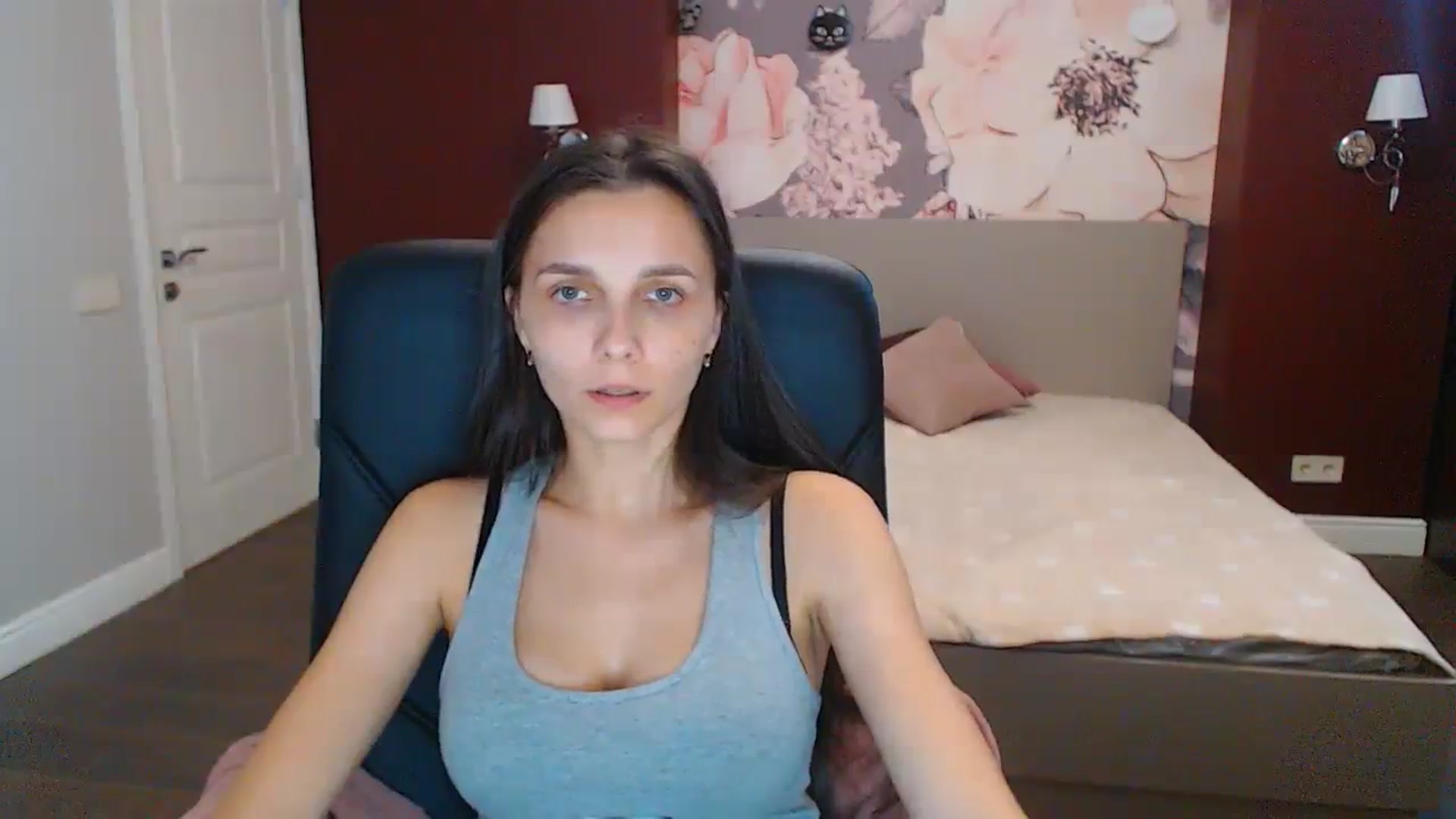 Gallery image thumbnail from Karina_Mils's myfreecams stream on, 08/03/2023, 10:58 image 15 of 20
