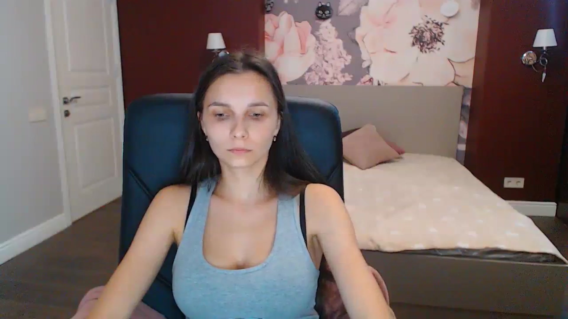 Gallery image thumbnail from Karina_Mils's myfreecams stream on, 08/03/2023, 10:58 image 16 of 20