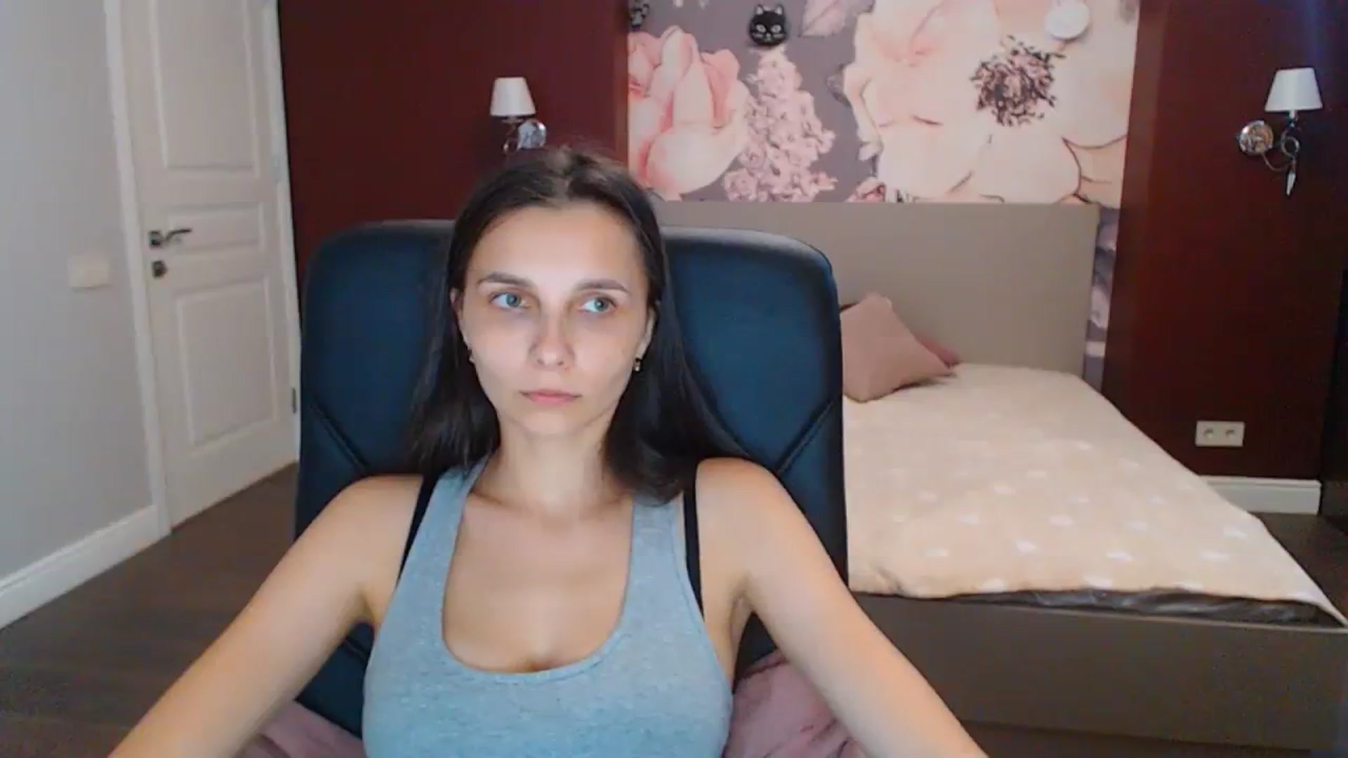 Gallery image thumbnail from Karina_Mils's myfreecams stream on, 08/03/2023, 10:58 image 8 of 20