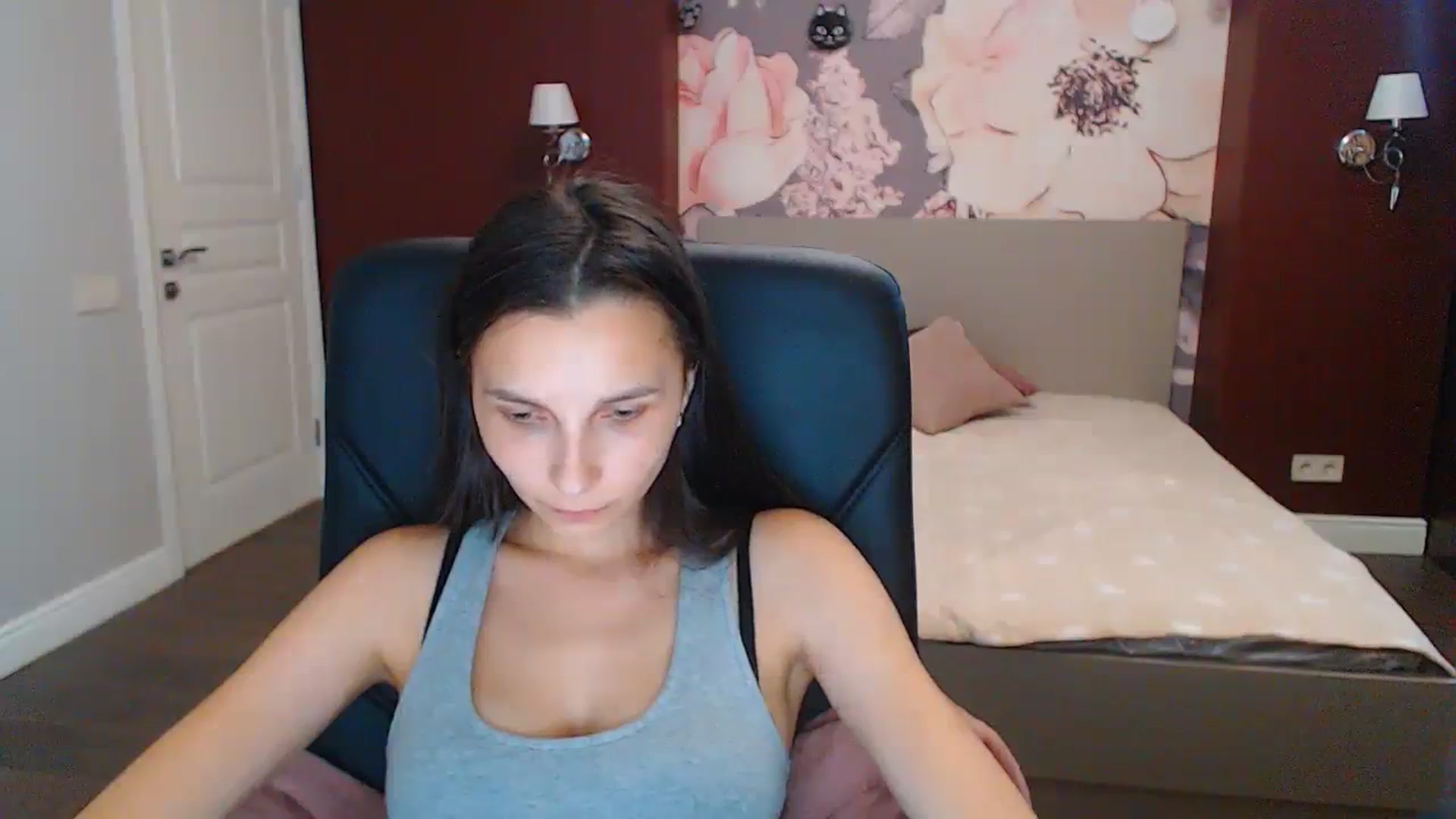 Gallery image thumbnail from Karina_Mils's myfreecams stream on, 08/03/2023, 10:58 image 10 of 20