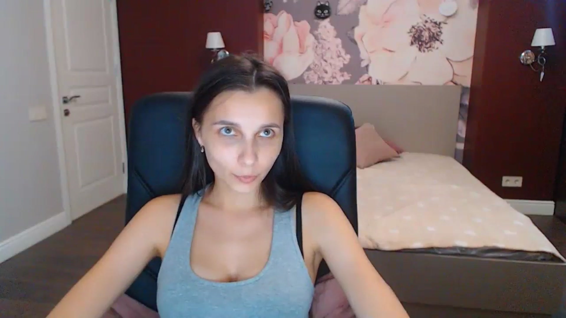 Gallery image thumbnail from Karina_Mils's myfreecams stream on, 08/03/2023, 10:58 image 5 of 20