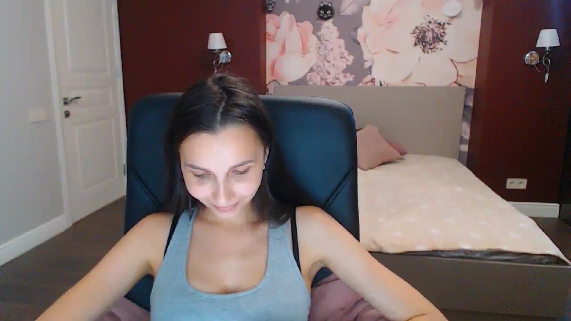 Gallery image thumbnail from Karina_Mils's myfreecams stream on, 08/03/2023, 10:58 image 13 of 20