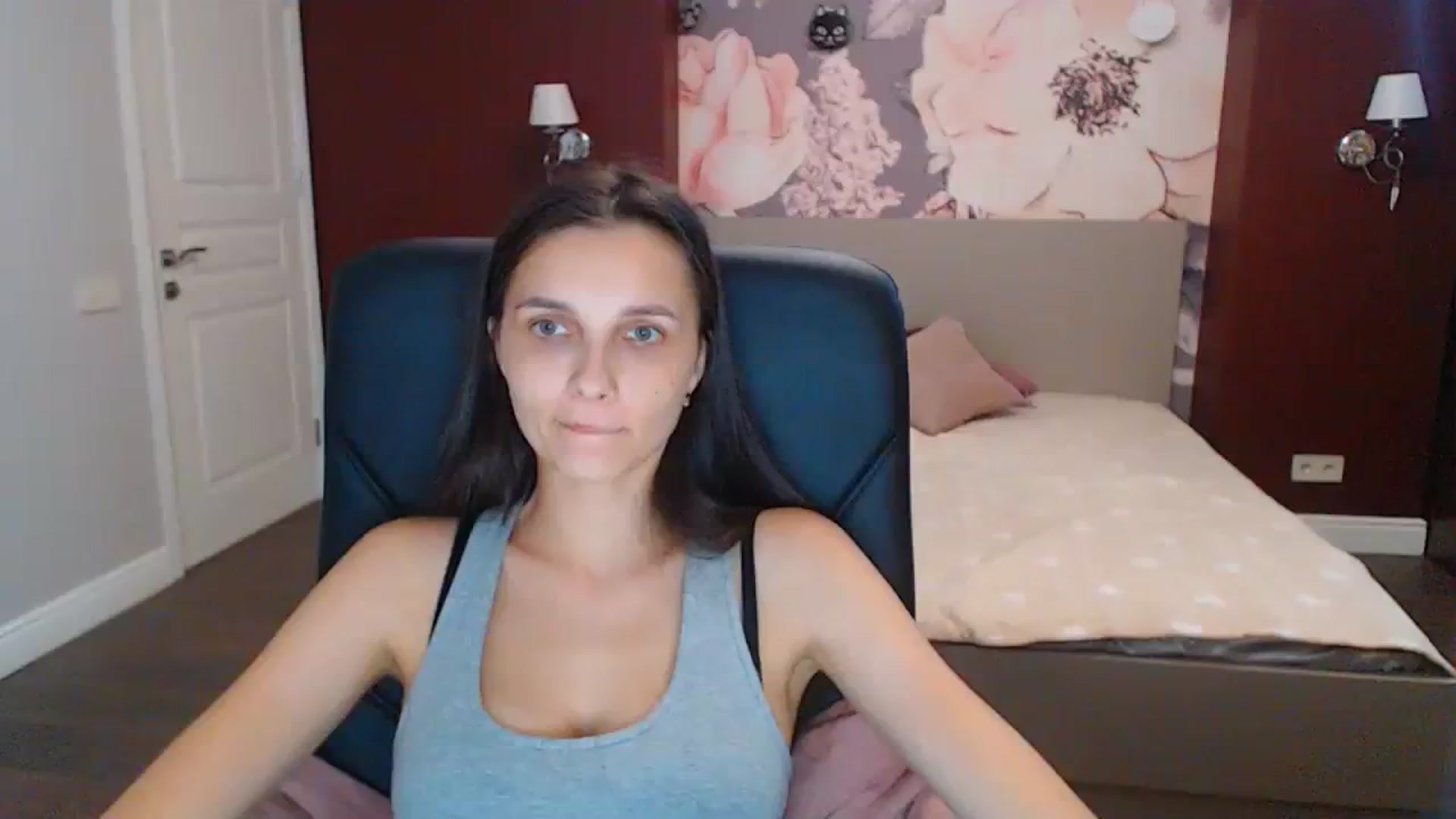 Gallery image thumbnail from Karina_Mils's myfreecams stream on, 08/03/2023, 10:58 image 9 of 20