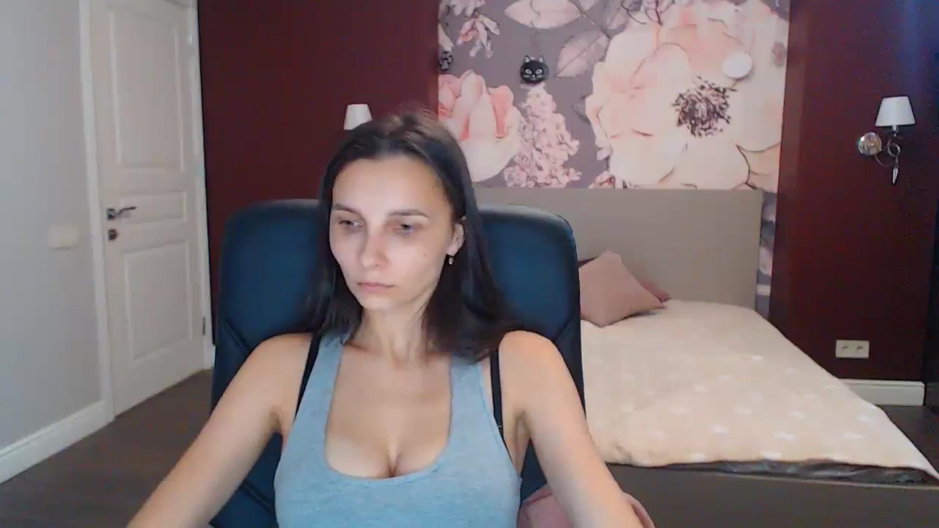 Gallery image thumbnail from Karina_Mils's myfreecams stream on, 08/03/2023, 10:58 image 17 of 20