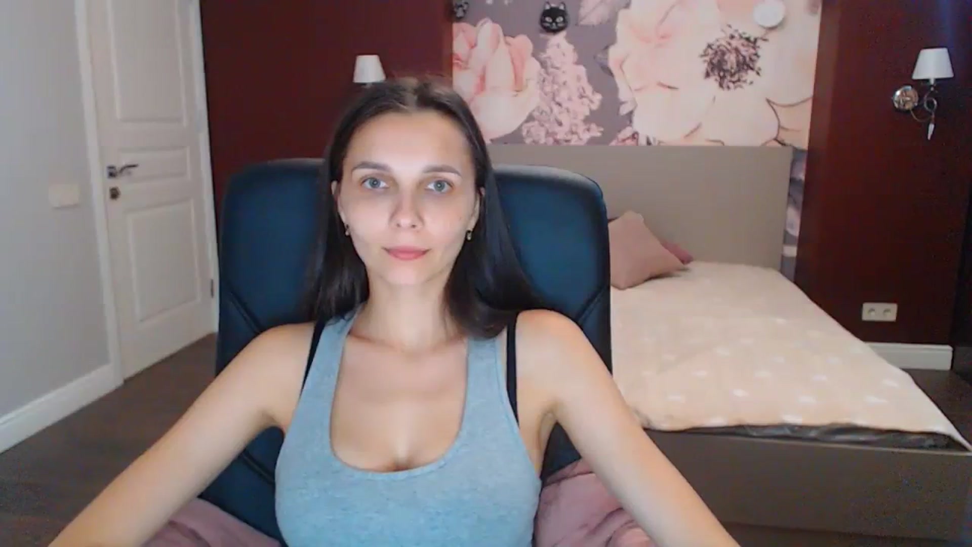Gallery image thumbnail from Karina_Mils's myfreecams stream on, 08/03/2023, 10:58 image 2 of 20