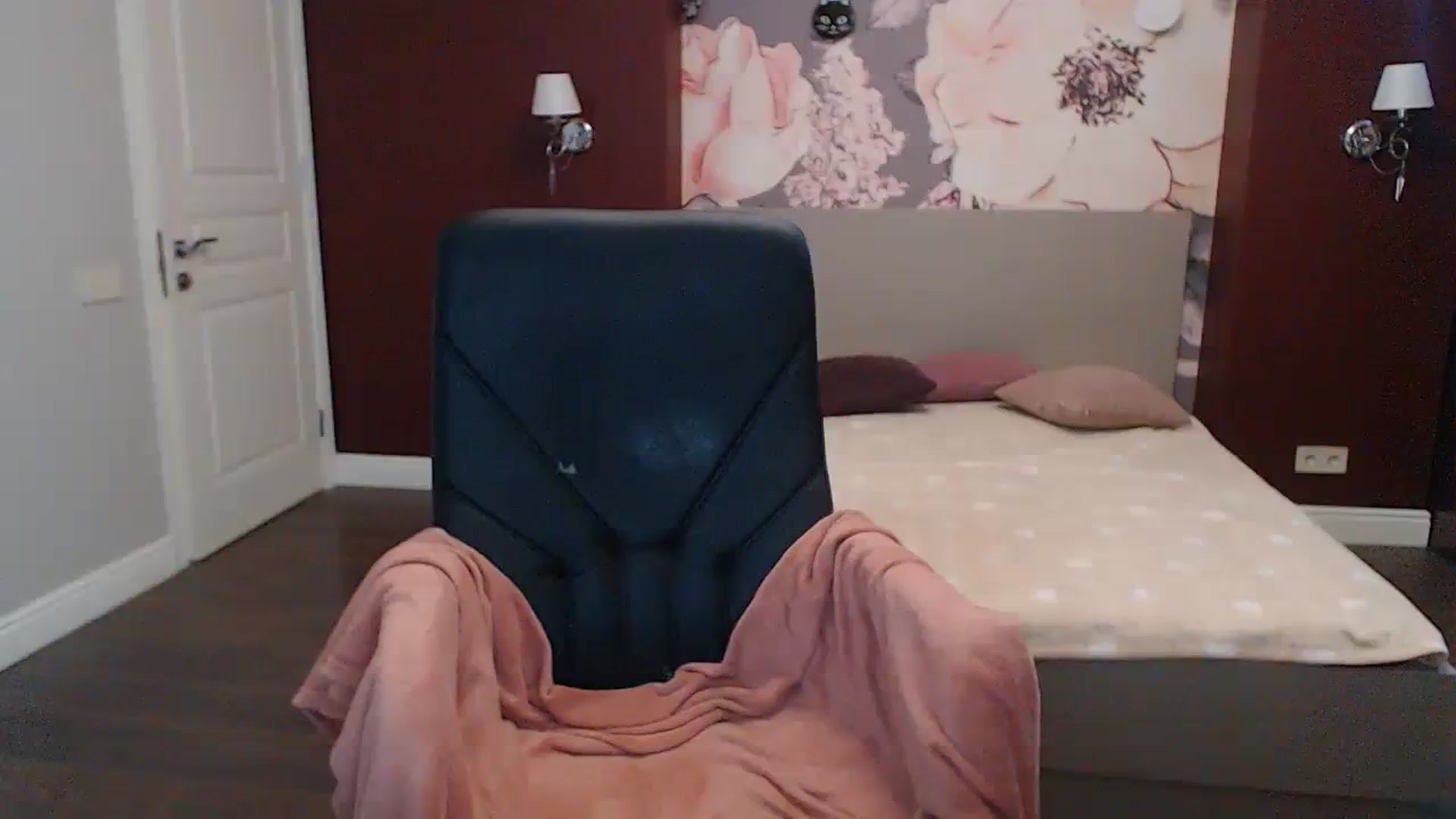 Gallery image thumbnail from Karina_Mils's myfreecams stream on, 08/04/2023, 09:46 image 19 of 20