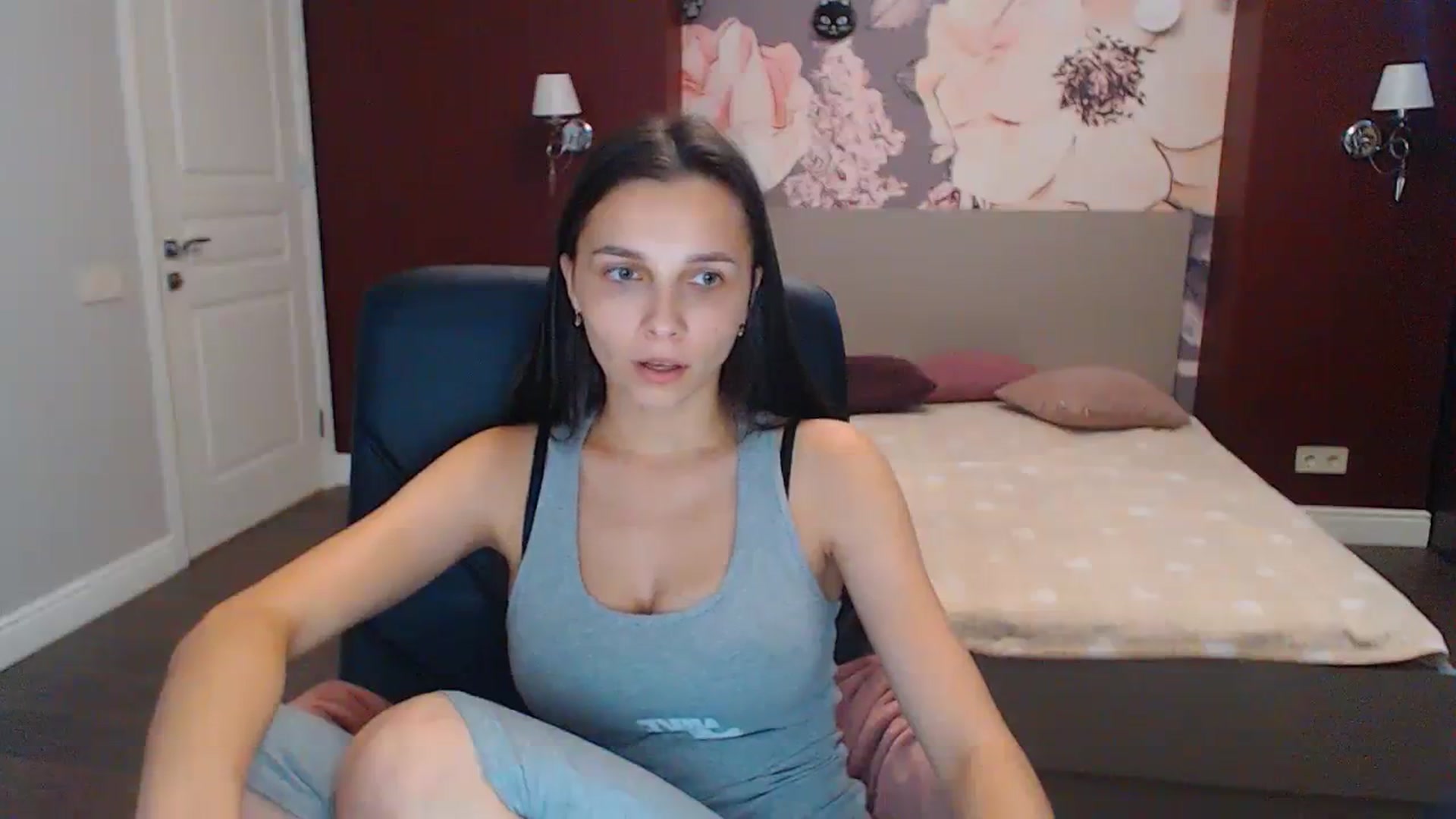Gallery image thumbnail from Karina_Mils's myfreecams stream on, 08/04/2023, 09:46 image 7 of 20
