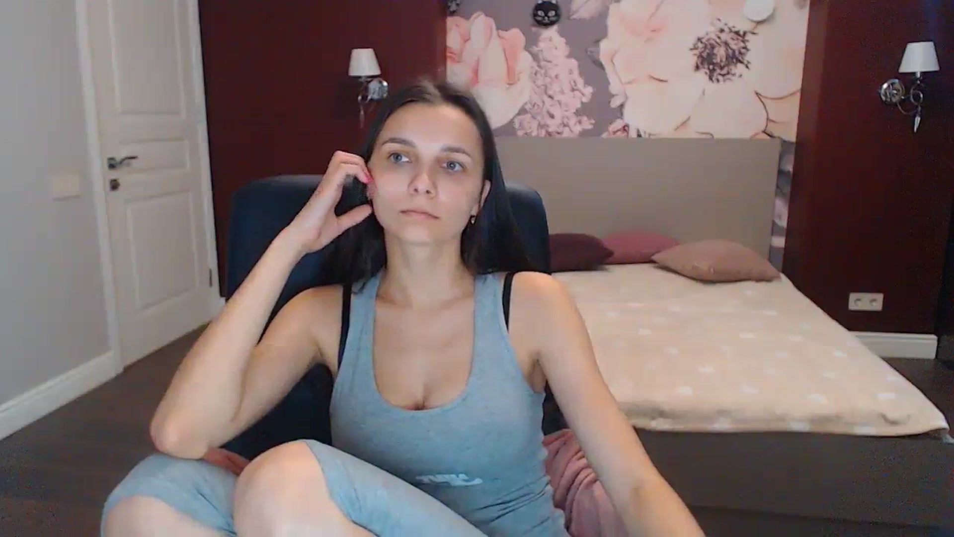 Gallery image thumbnail from Karina_Mils's myfreecams stream on, 08/04/2023, 09:46 image 2 of 20