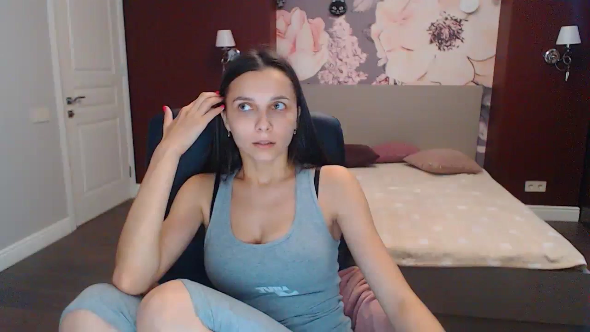 Gallery image thumbnail from Karina_Mils's myfreecams stream on, 08/04/2023, 09:46 image 5 of 20