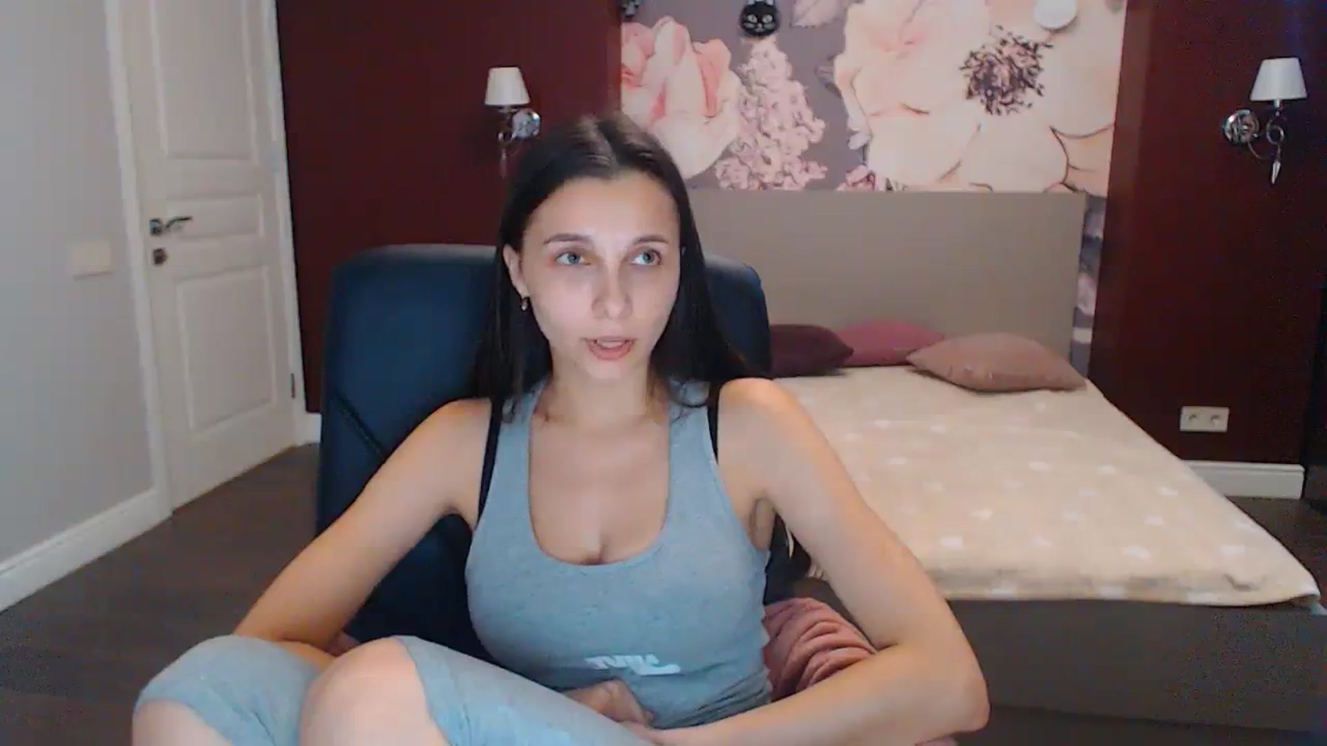 Gallery image thumbnail from Karina_Mils's myfreecams stream on, 08/04/2023, 09:46 image 11 of 20