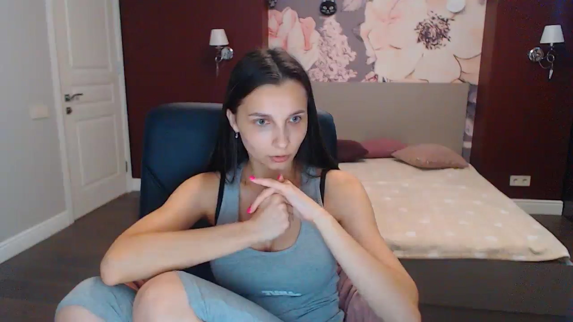 Gallery image thumbnail from Karina_Mils's myfreecams stream on, 08/04/2023, 09:46 image 9 of 20