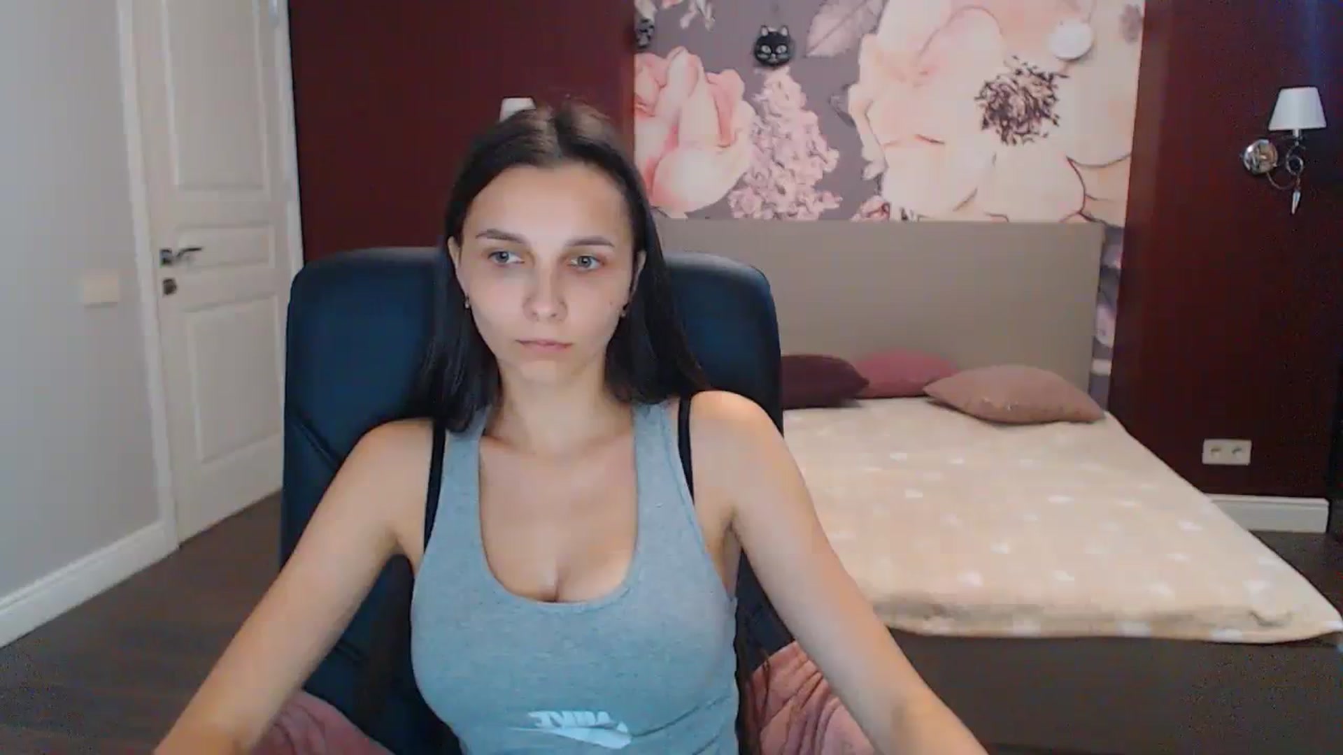 Gallery image thumbnail from Karina_Mils's myfreecams stream on, 08/04/2023, 10:37 image 19 of 20