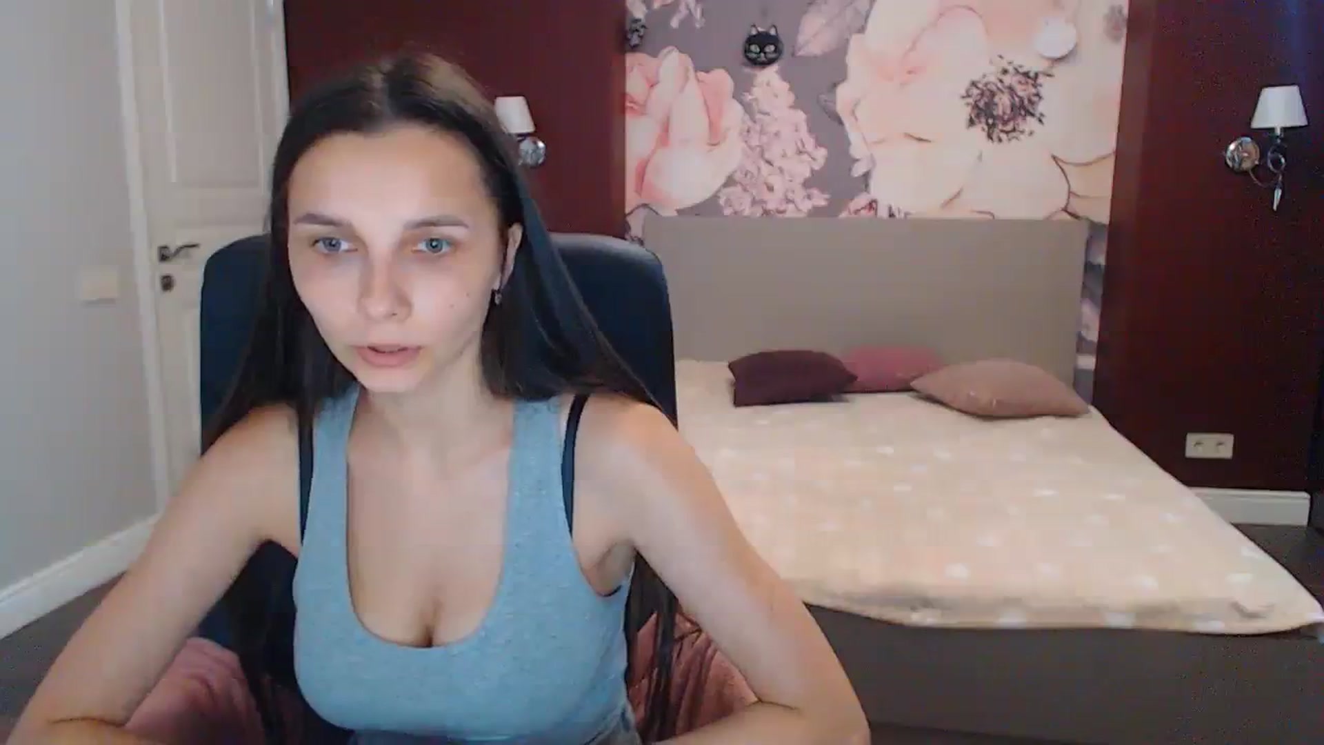 Gallery image thumbnail from Karina_Mils's myfreecams stream on, 08/04/2023, 10:37 image 17 of 20