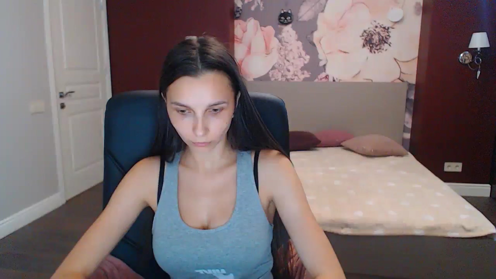 Gallery image thumbnail from Karina_Mils's myfreecams stream on, 08/04/2023, 10:37 image 18 of 20
