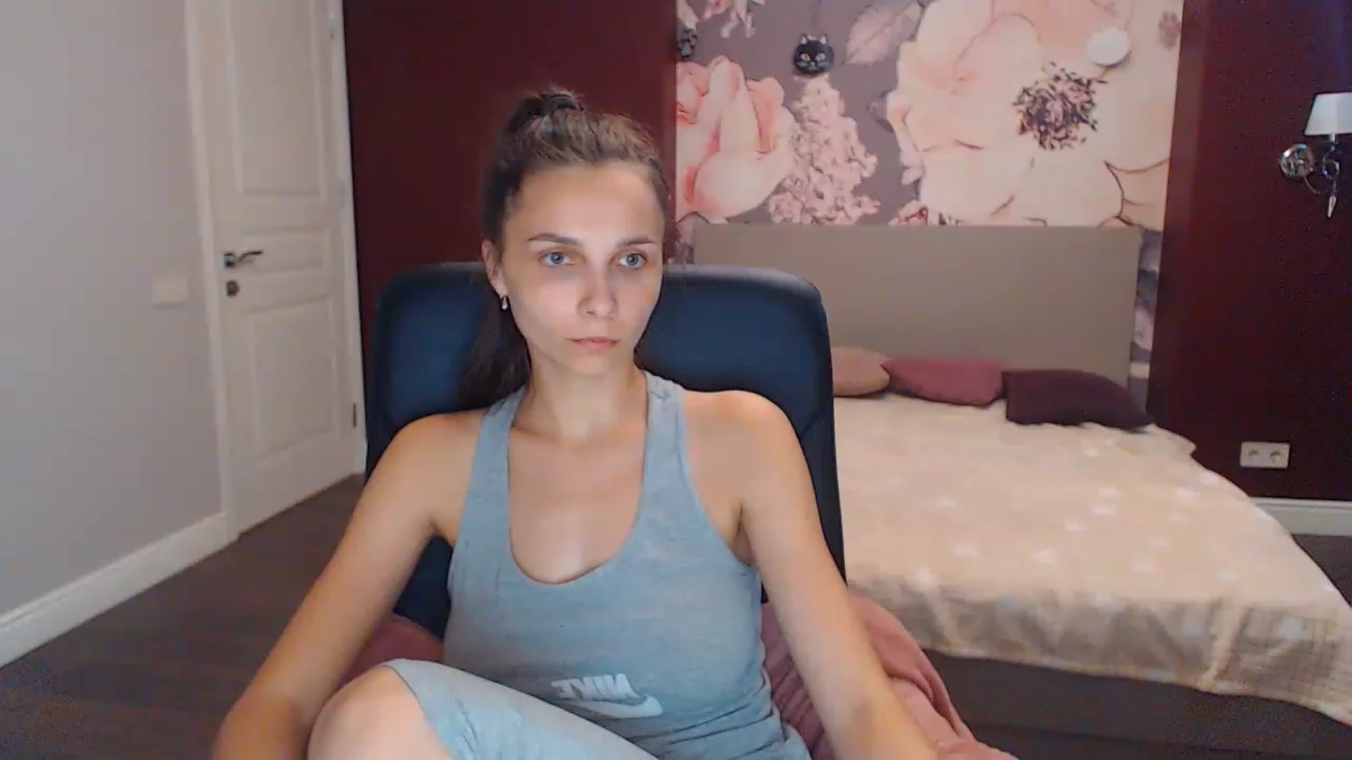 Gallery image thumbnail from Karina_Mils's myfreecams stream on, 08/10/2023, 09:00 image 2 of 20