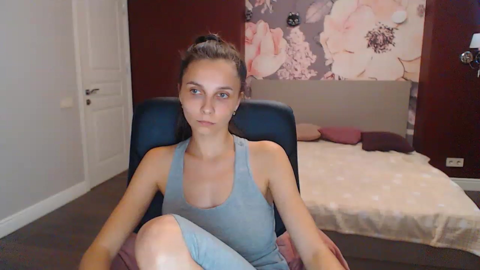 Gallery image thumbnail from Karina_Mils's myfreecams stream on, 08/10/2023, 09:51 image 11 of 20