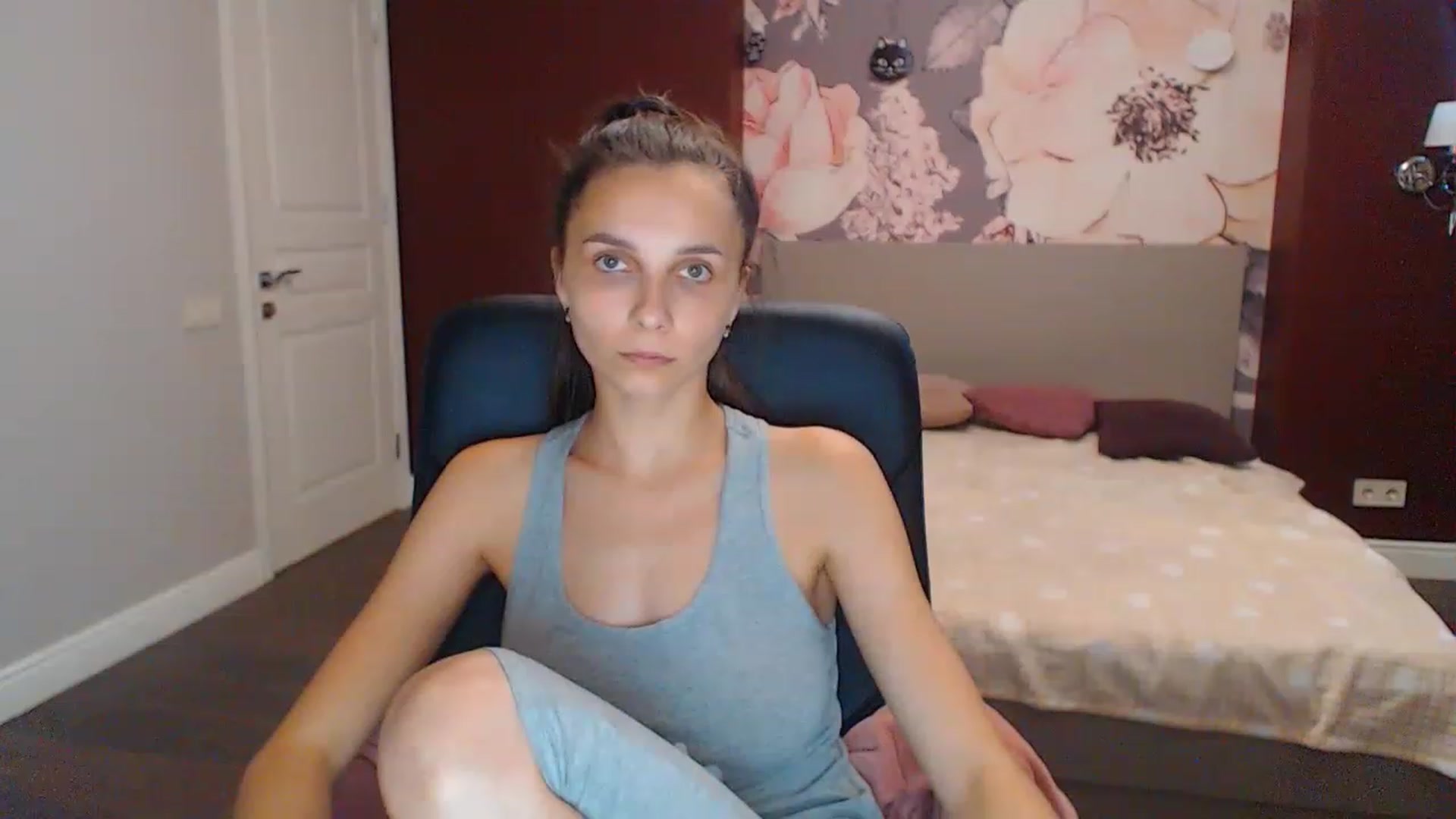Gallery image thumbnail from Karina_Mils's myfreecams stream on, 08/10/2023, 09:51 image 10 of 20