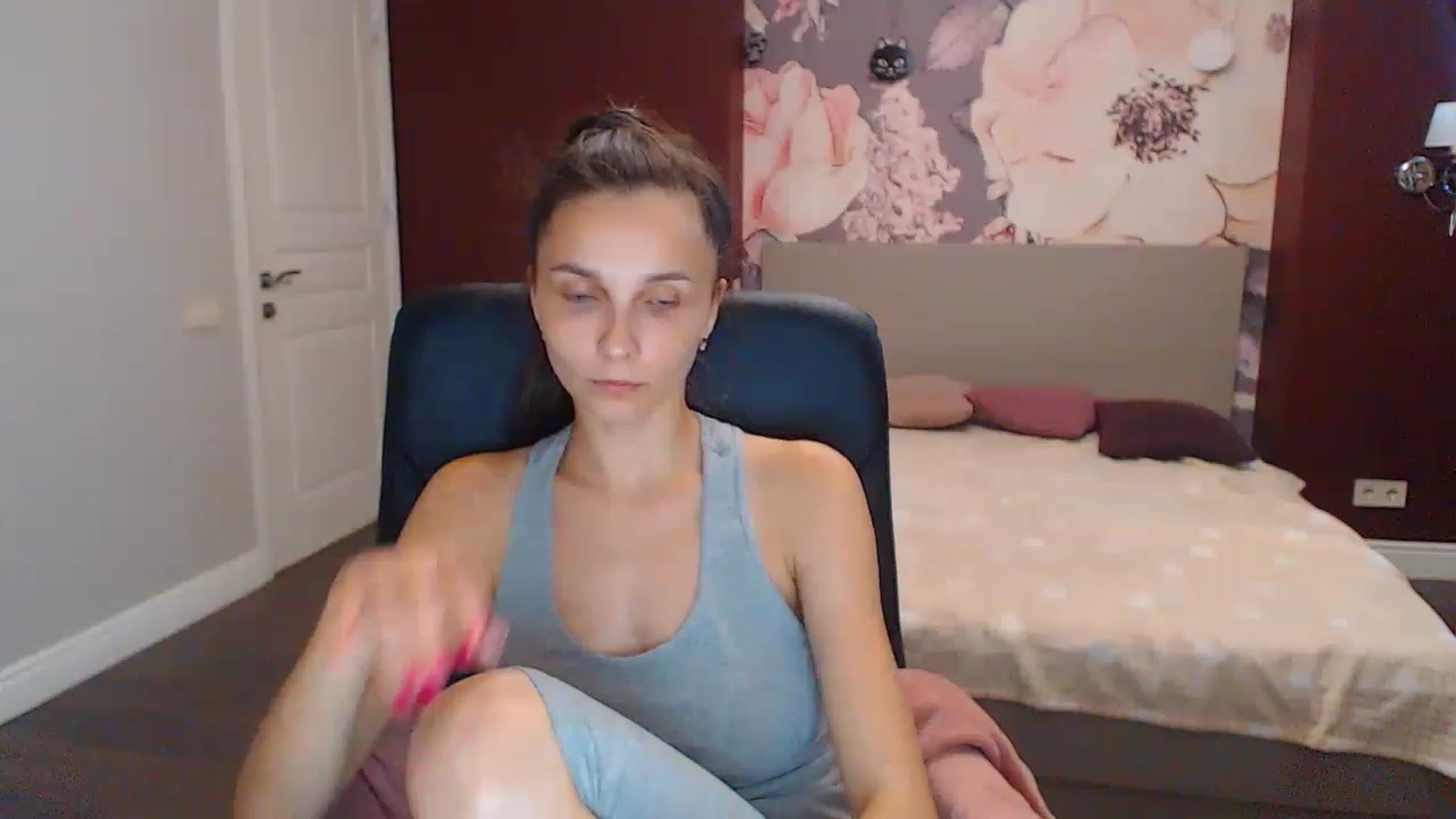 Gallery image thumbnail from Karina_Mils's myfreecams stream on, 08/10/2023, 09:51 image 19 of 20