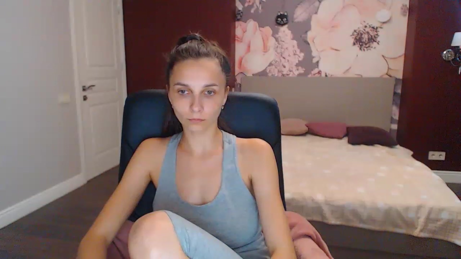 Gallery image thumbnail from Karina_Mils's myfreecams stream on, 08/10/2023, 09:51 image 17 of 20