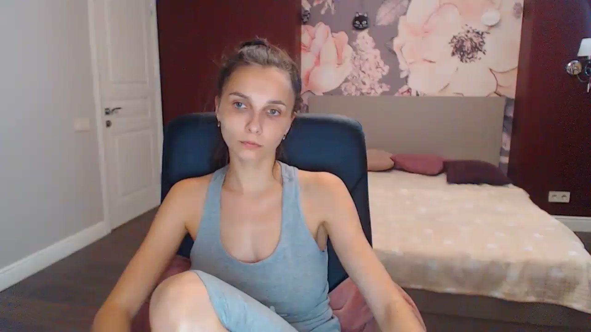 Gallery image thumbnail from Karina_Mils's myfreecams stream on, 08/10/2023, 10:54 image 1 of 20