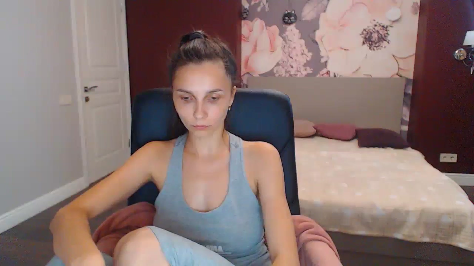 Gallery image thumbnail from Karina_Mils's myfreecams stream on, 08/10/2023, 10:54 image 3 of 20