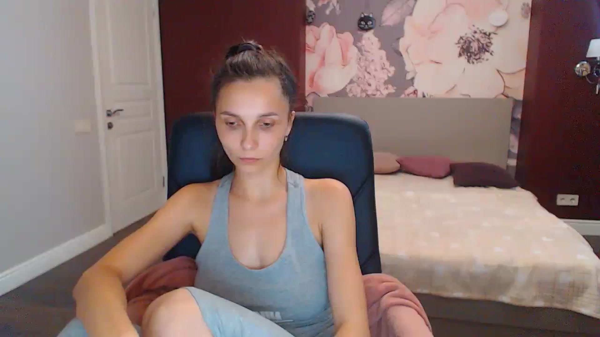 Gallery image thumbnail from Karina_Mils's myfreecams stream on, 08/10/2023, 10:54 image 5 of 20