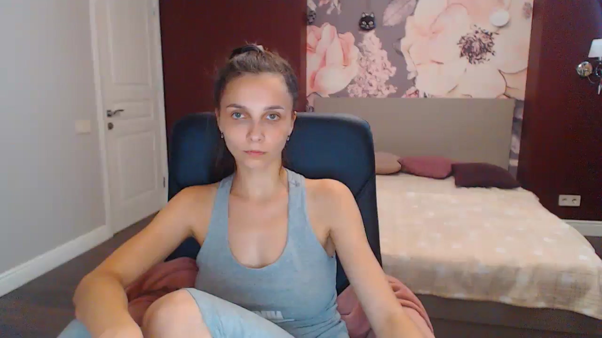 Gallery image thumbnail from Karina_Mils's myfreecams stream on, 08/10/2023, 10:54 image 6 of 20