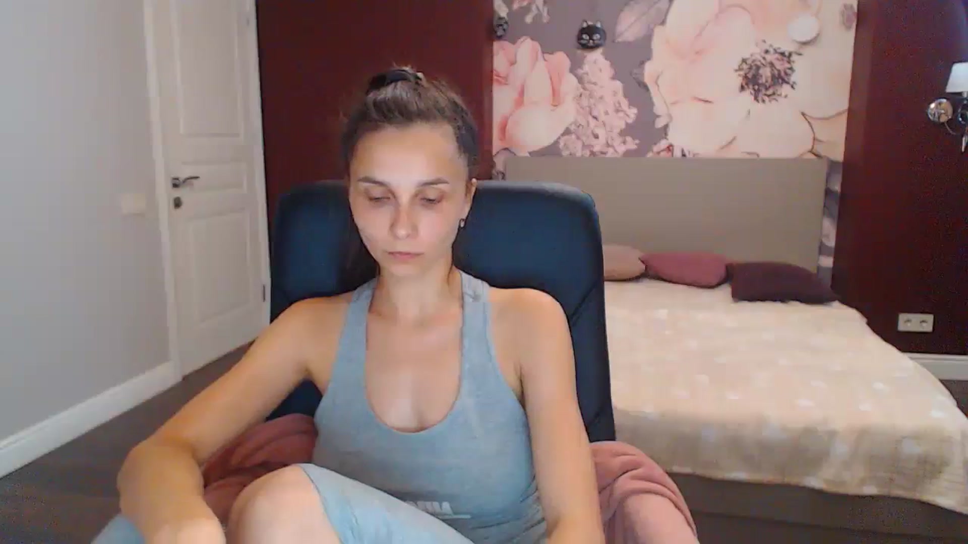 Gallery image thumbnail from Karina_Mils's myfreecams stream on, 08/10/2023, 10:54 image 7 of 20