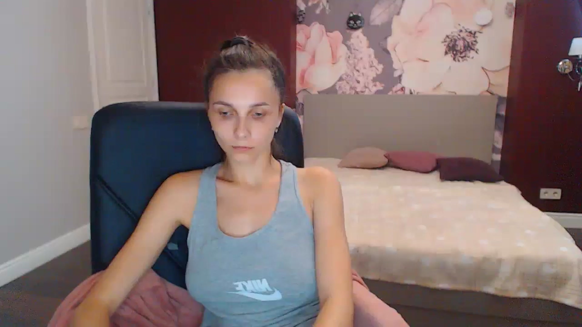Gallery image thumbnail from Karina_Mils's myfreecams stream on, 08/10/2023, 10:54 image 12 of 20