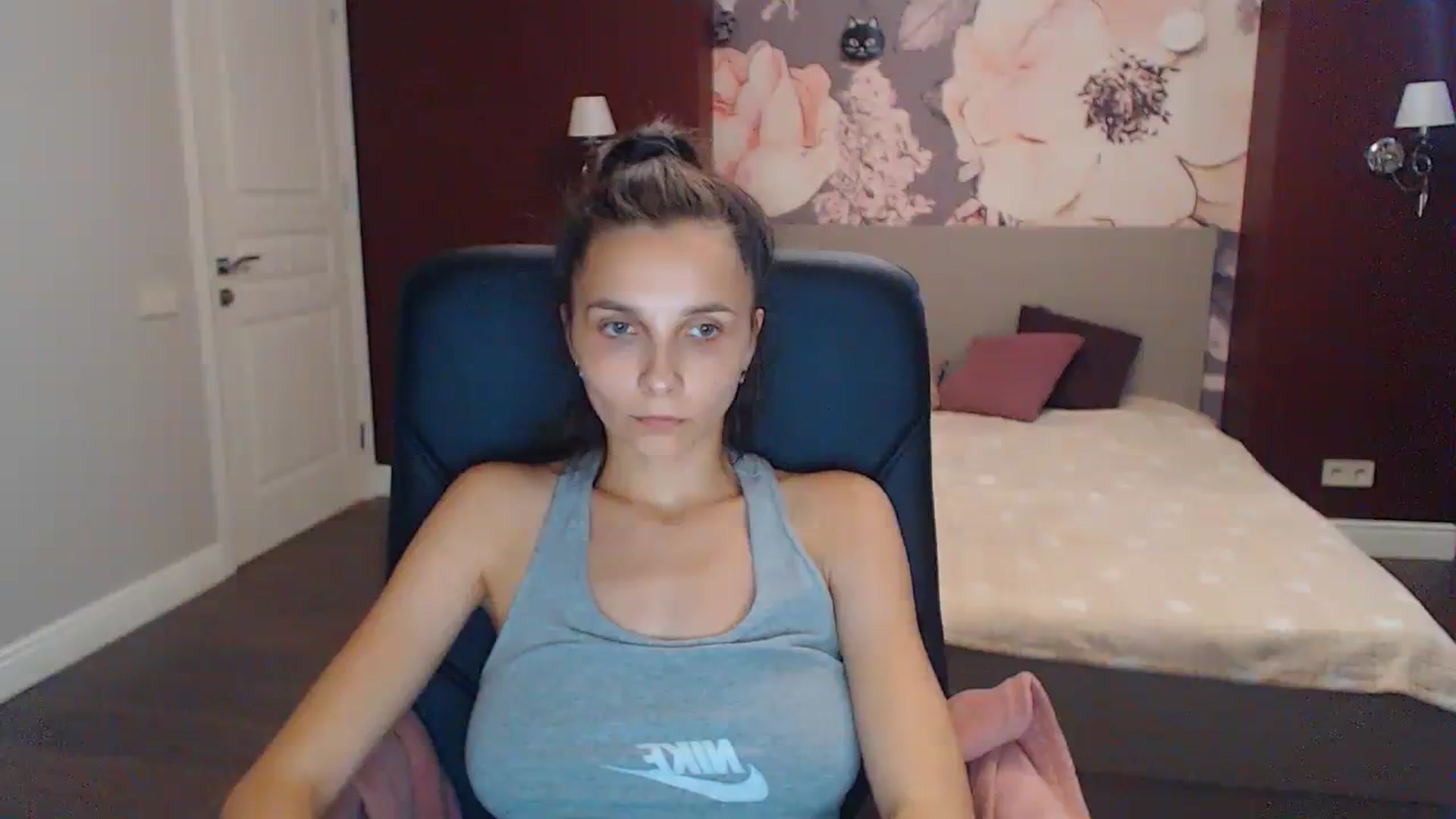 Gallery image thumbnail from Karina_Mils's myfreecams stream on, 08/11/2023, 09:48 image 6 of 20