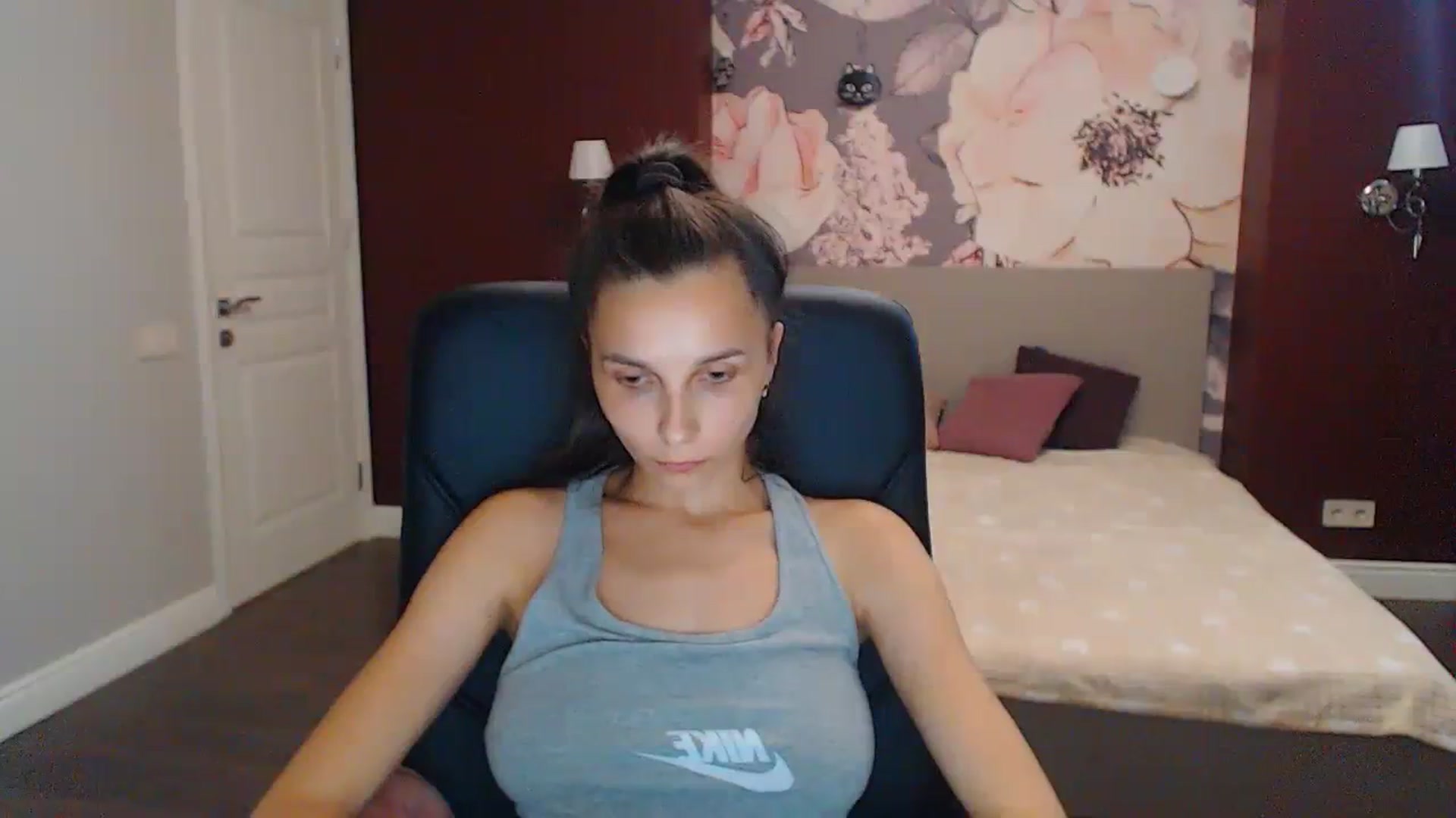 Gallery image thumbnail from Karina_Mils's myfreecams stream on, 08/11/2023, 09:48 image 19 of 20