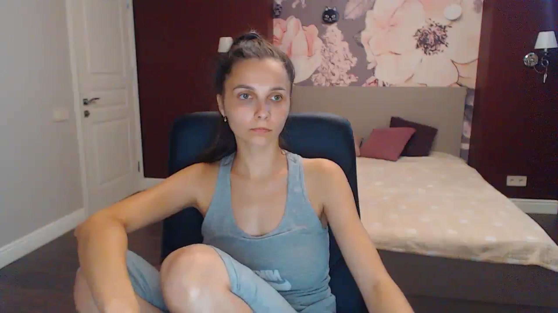 Gallery image thumbnail from Karina_Mils's myfreecams stream on, 08/11/2023, 09:48 image 11 of 20