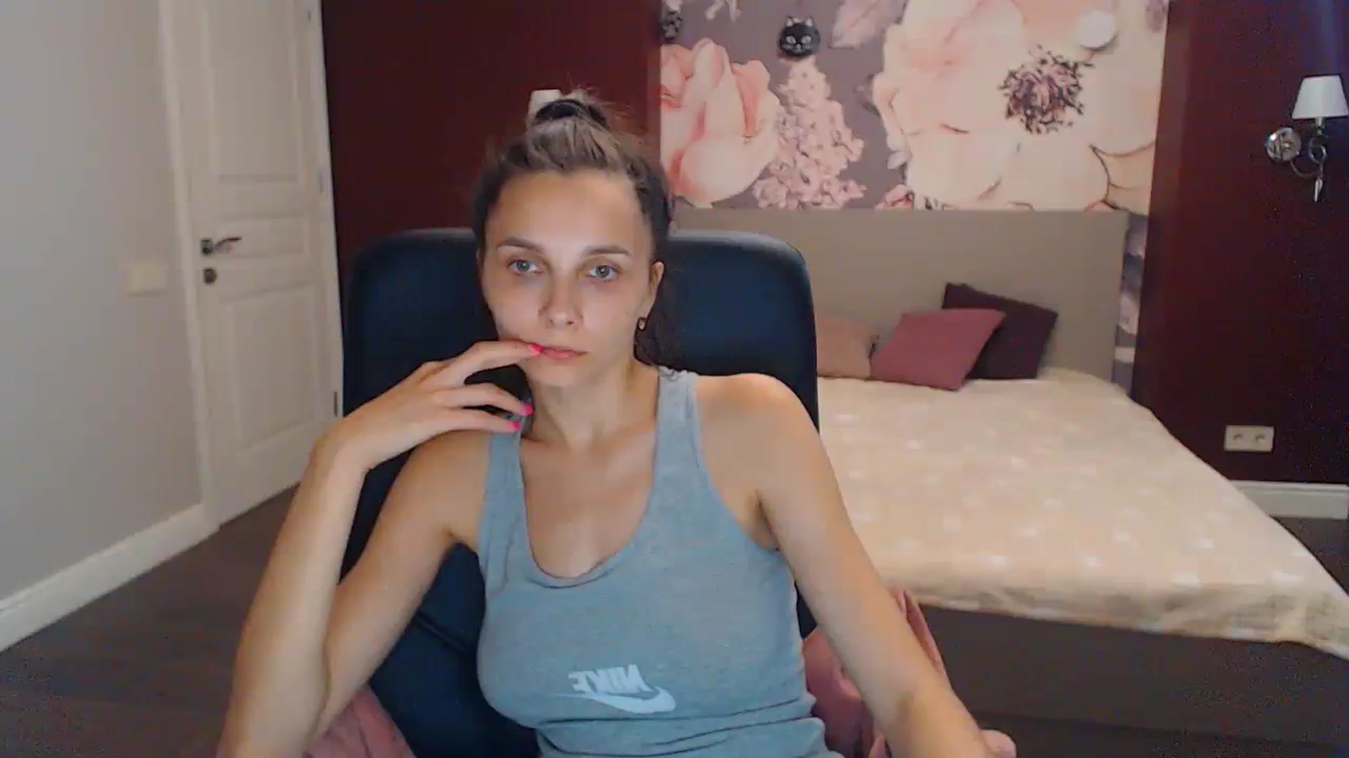 Gallery image thumbnail from Karina_Mils's myfreecams stream on, 08/11/2023, 09:48 image 2 of 20