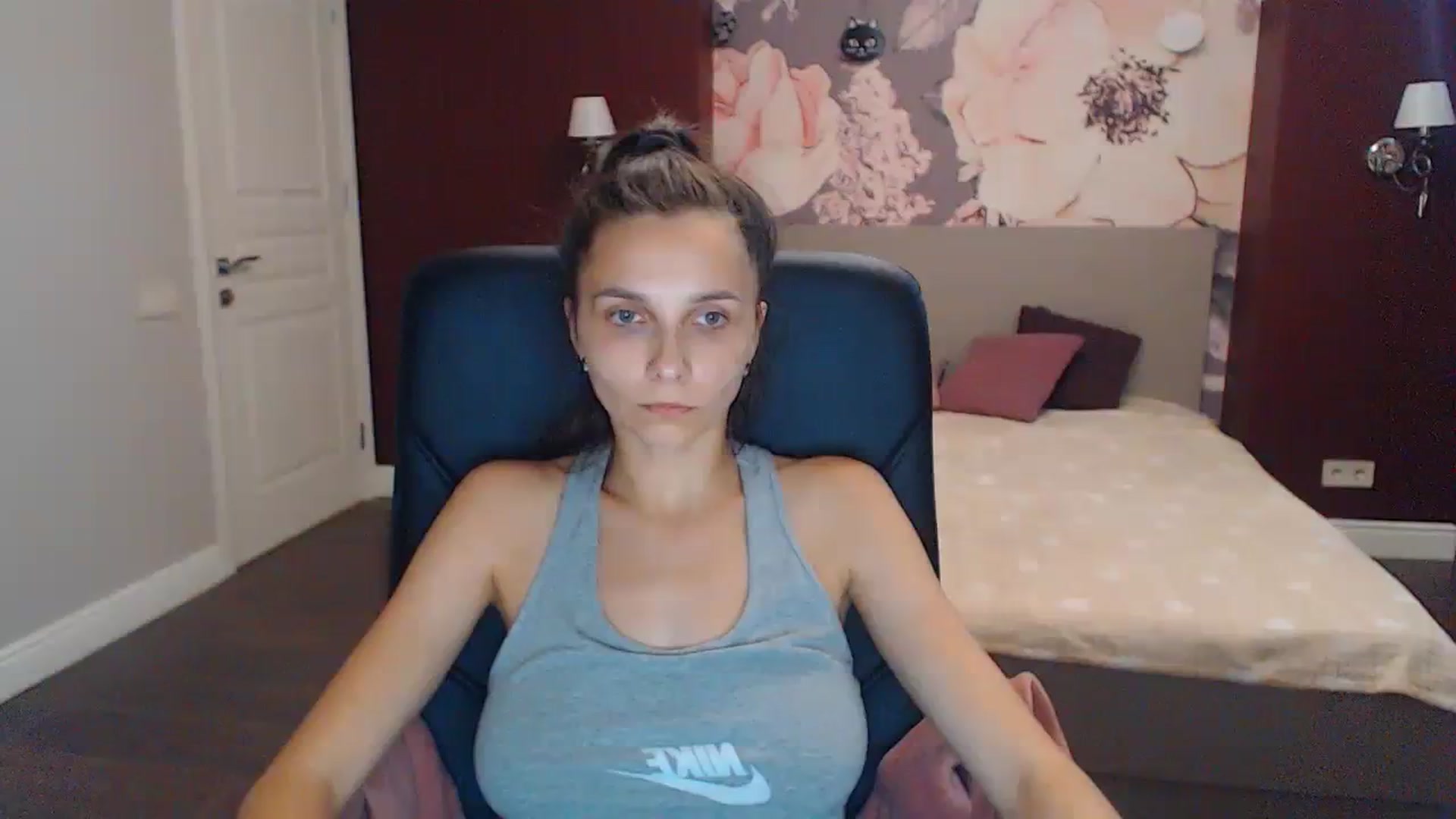 Gallery image thumbnail from Karina_Mils's myfreecams stream on, 08/11/2023, 09:48 image 4 of 20