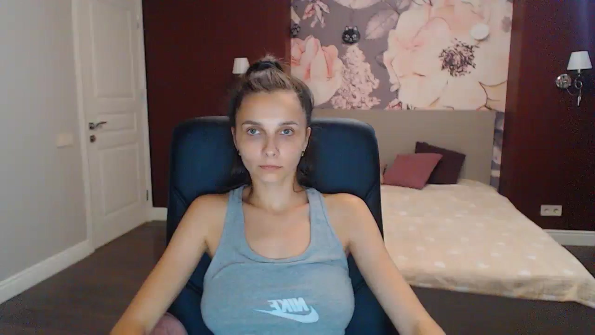 Gallery image thumbnail from Karina_Mils's myfreecams stream on, 08/11/2023, 09:48 image 15 of 20