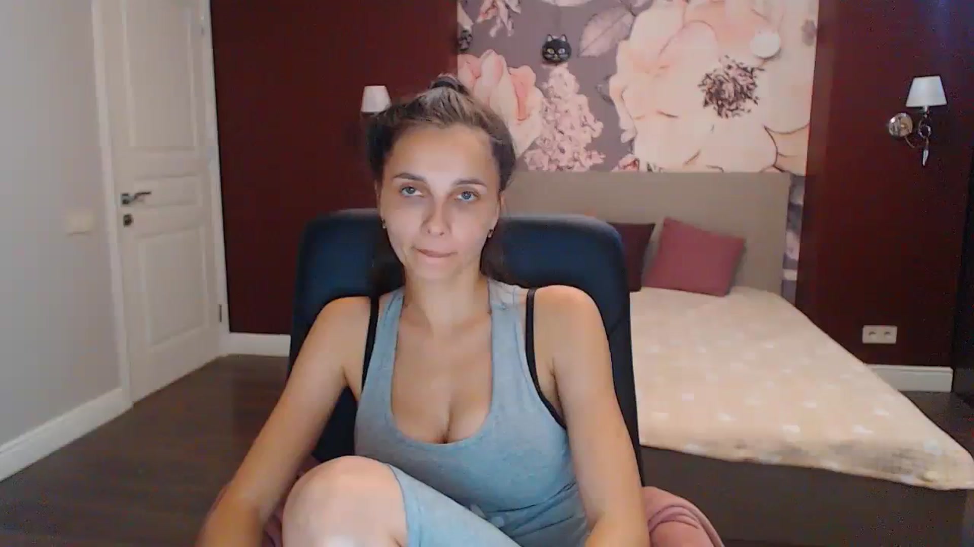 Gallery image thumbnail from Karina_Mils's myfreecams stream on, 08/13/2023, 10:58 image 13 of 20