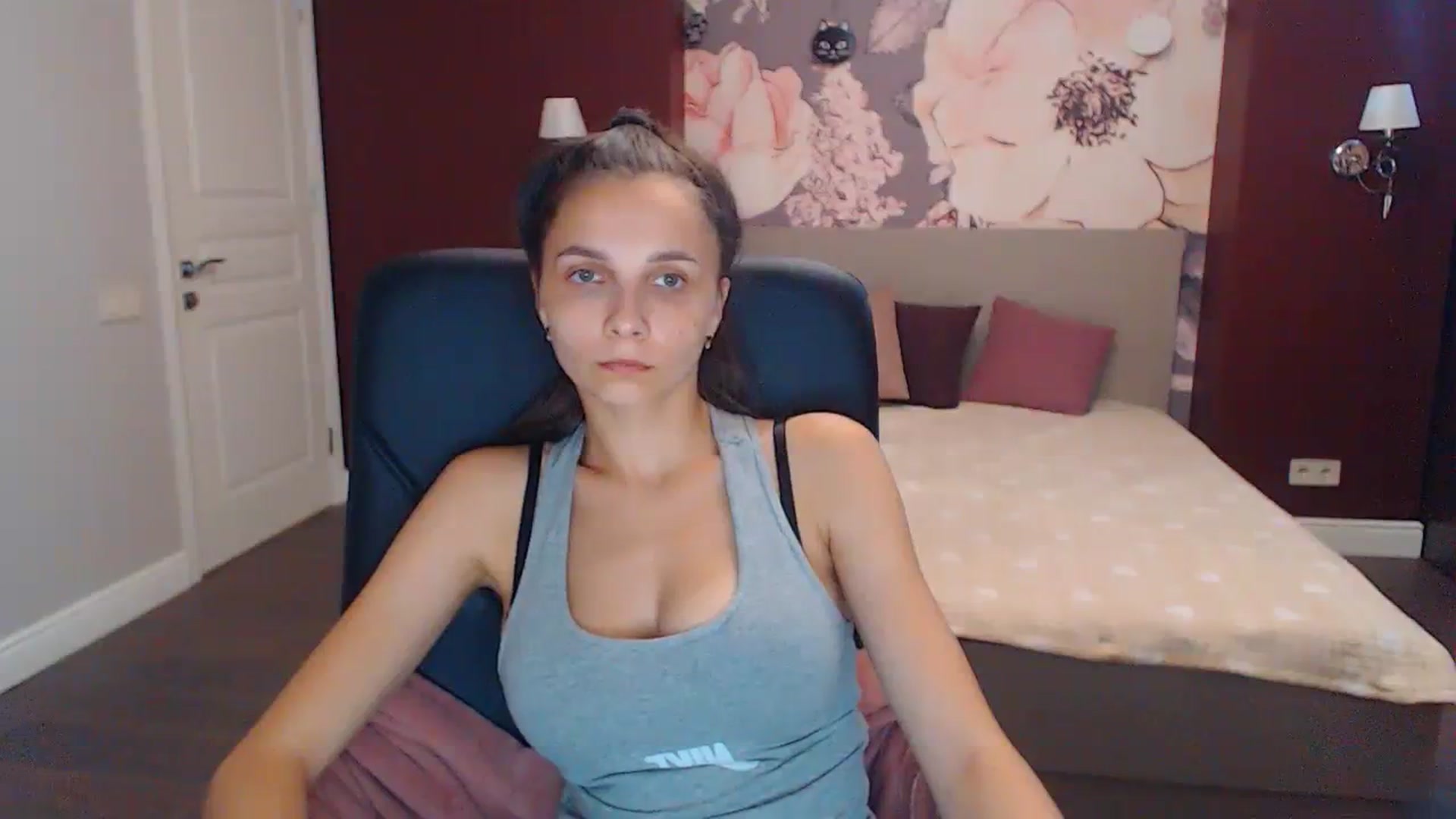 Gallery image thumbnail from Karina_Mils's myfreecams stream on, 08/13/2023, 10:58 image 4 of 20