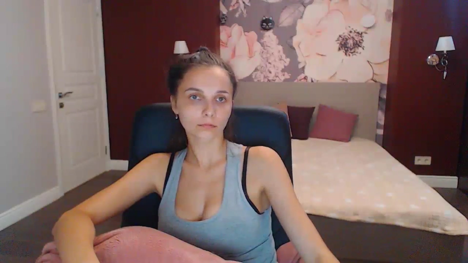 Gallery image thumbnail from Karina_Mils's myfreecams stream on, 08/13/2023, 10:58 image 16 of 20