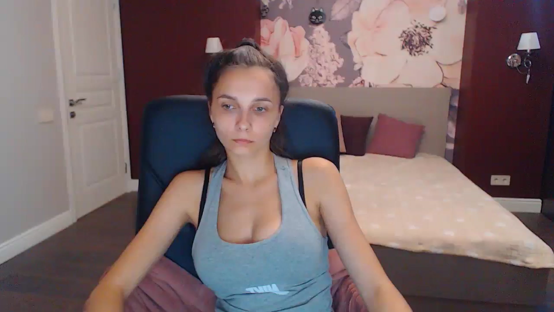 Gallery image thumbnail from Karina_Mils's myfreecams stream on, 08/13/2023, 10:58 image 3 of 20
